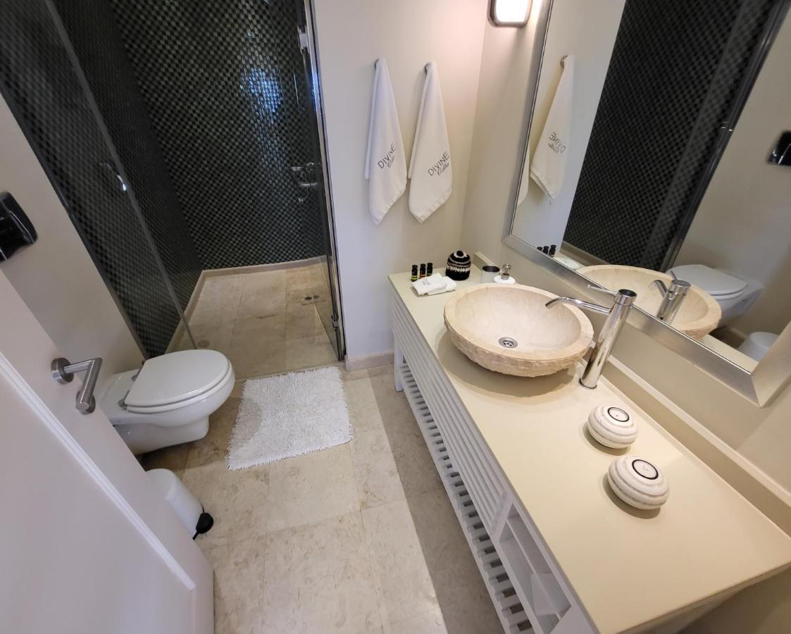 Magnifique Villa Avec Piscine Au Bord De Mer Horafákia Kültér fotó